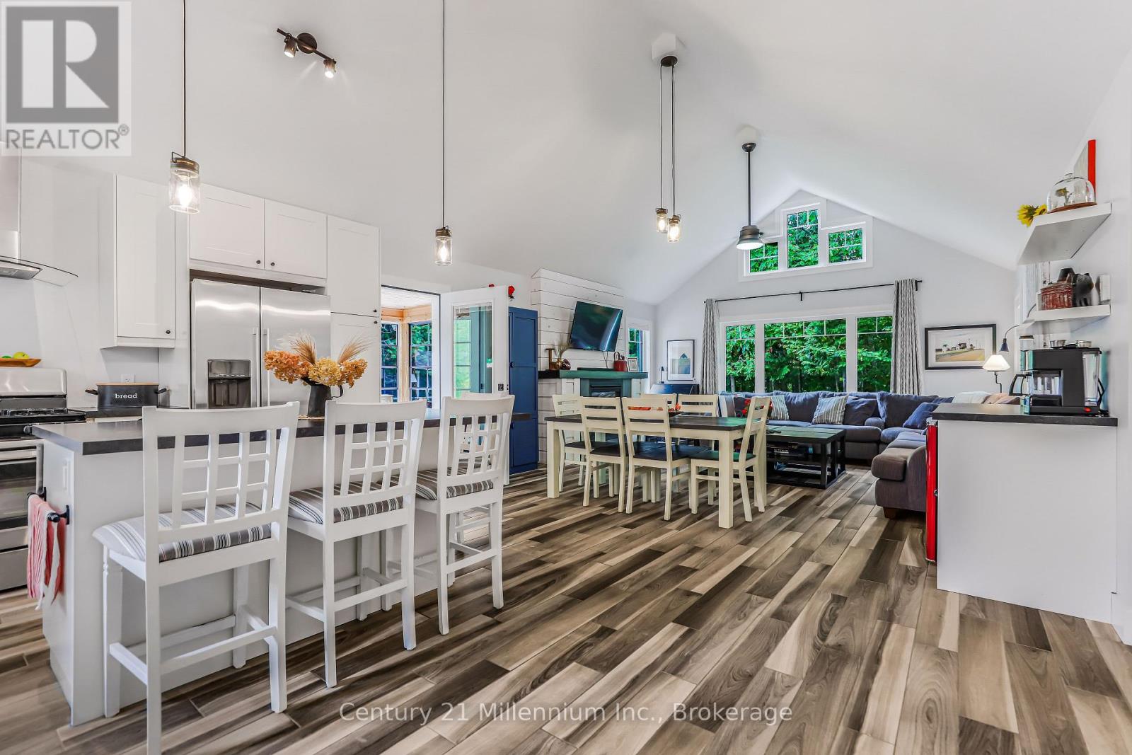 184 LAKEWOOD LANE