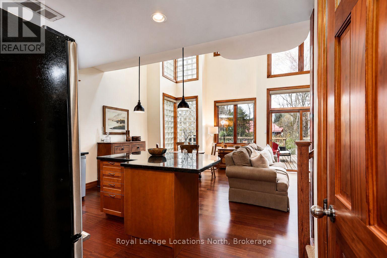 16 - 224 BLUESKI GEORGE CRESCENT