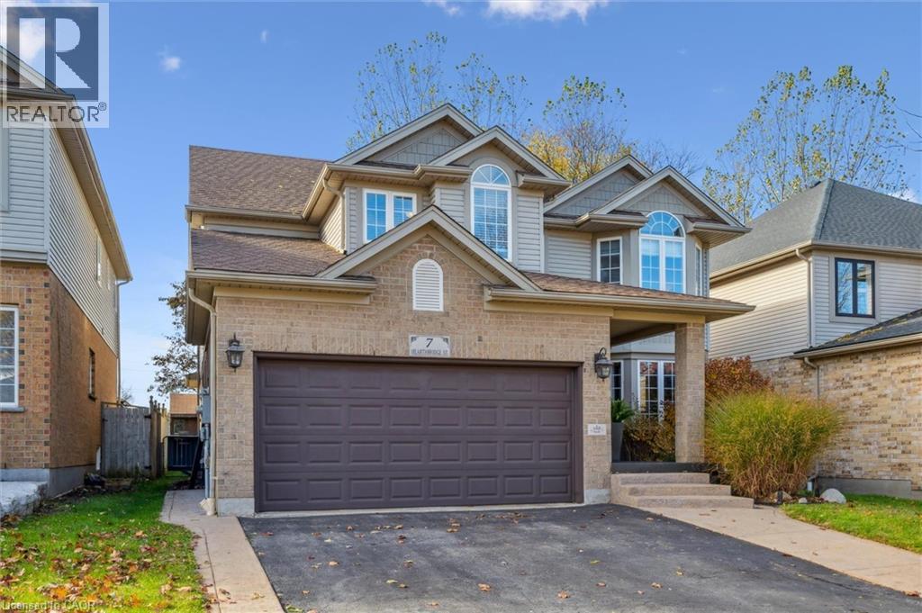 7 HEARTHBRIDGE Street