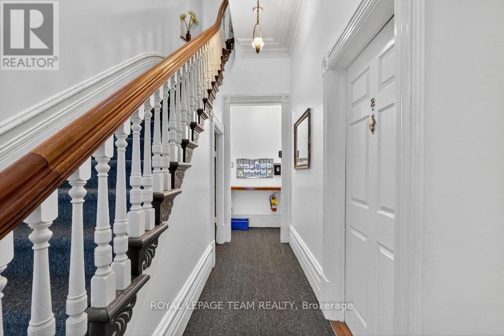 260 SOMERSET STREET W