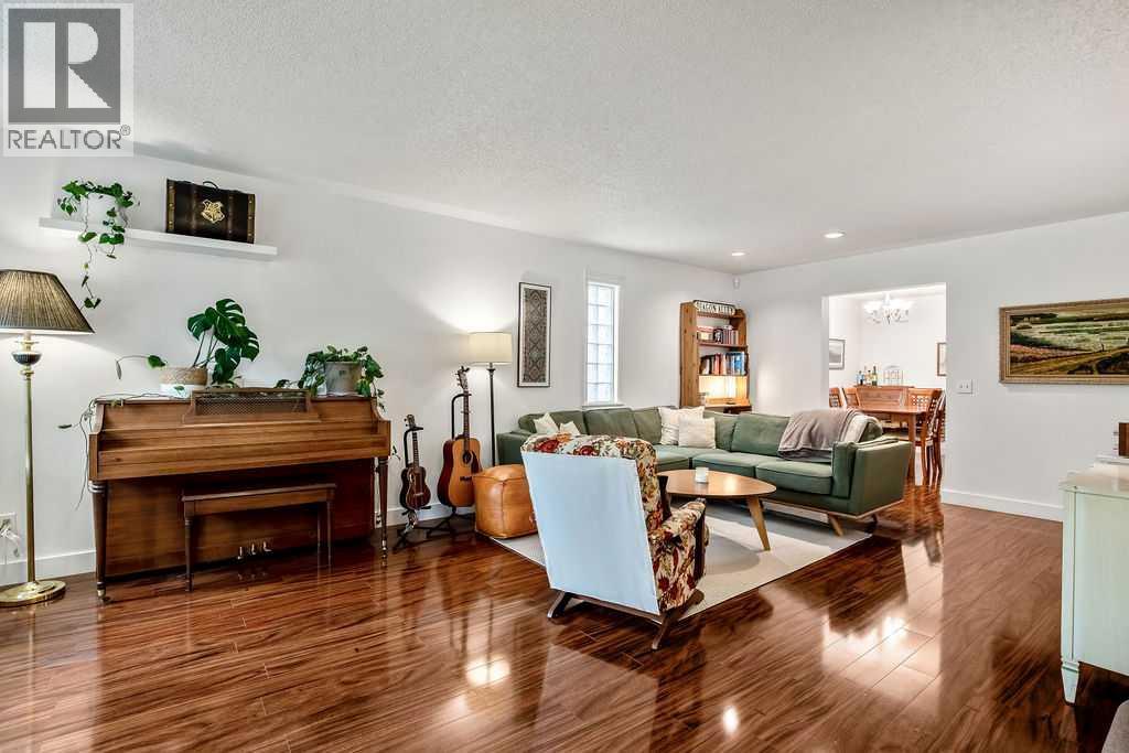 1926/1928 32 Street SW