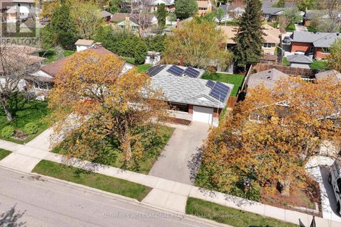 208 RODNEY STREET Waterloo ON N2J1G5