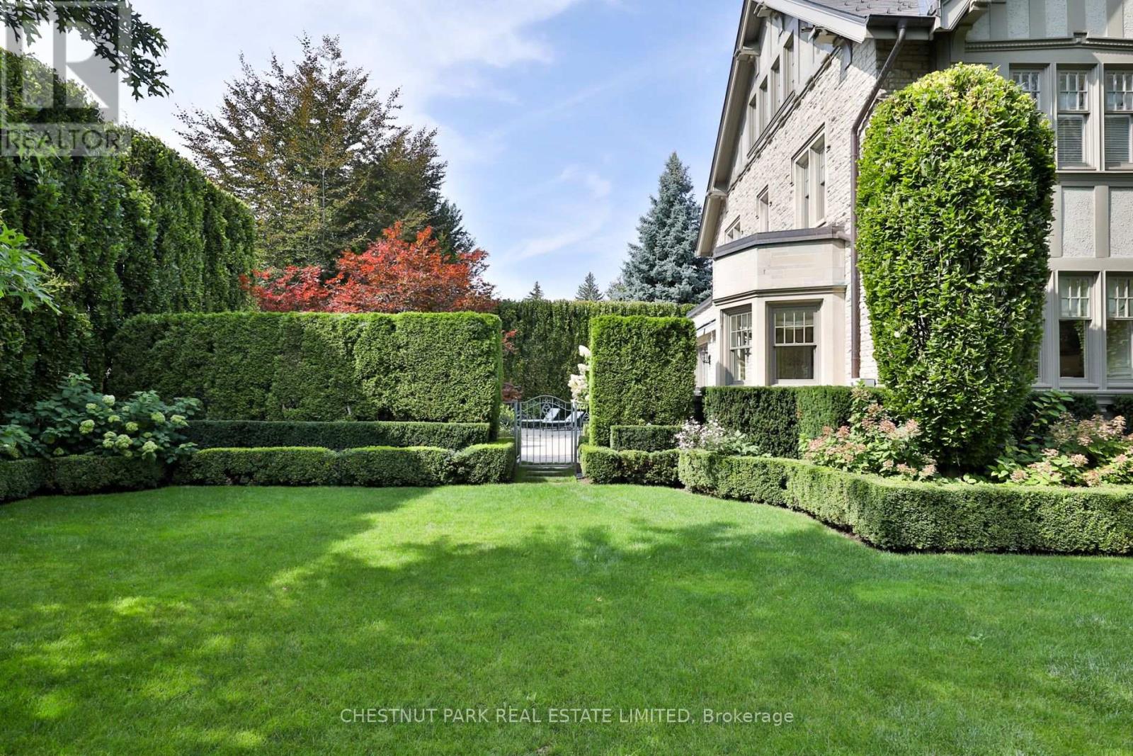 170 ROXBOROUGH DRIVE