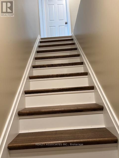 121 GREY RD 17B