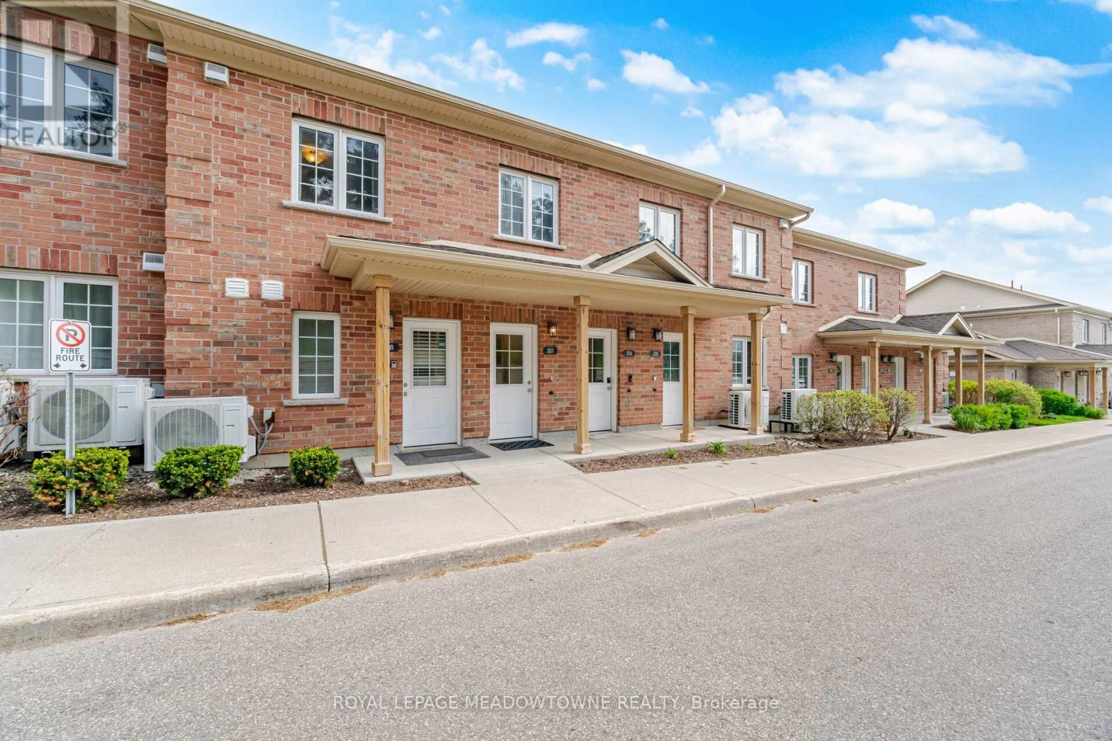 207 - 7 CITYVIEW DRIVE S