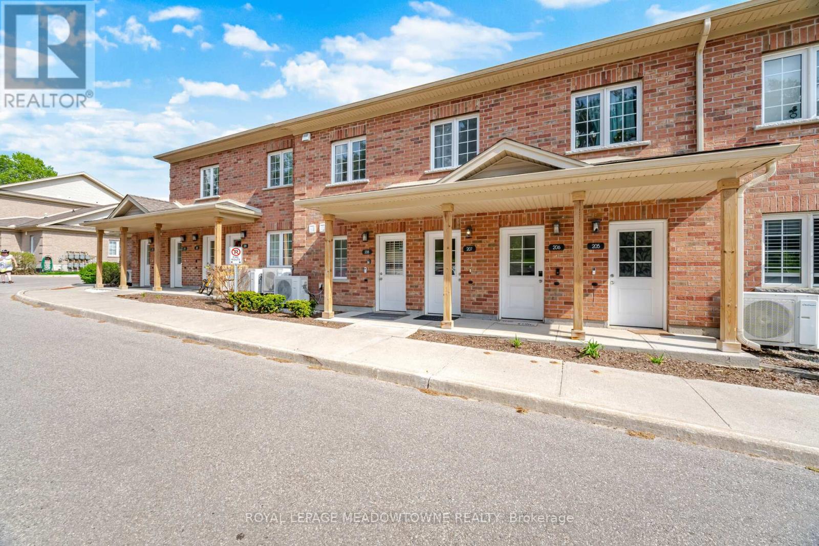 207 - 7 CITYVIEW DRIVE S