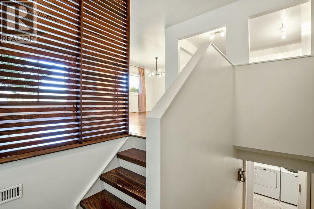 588 Strathcona Drive SW