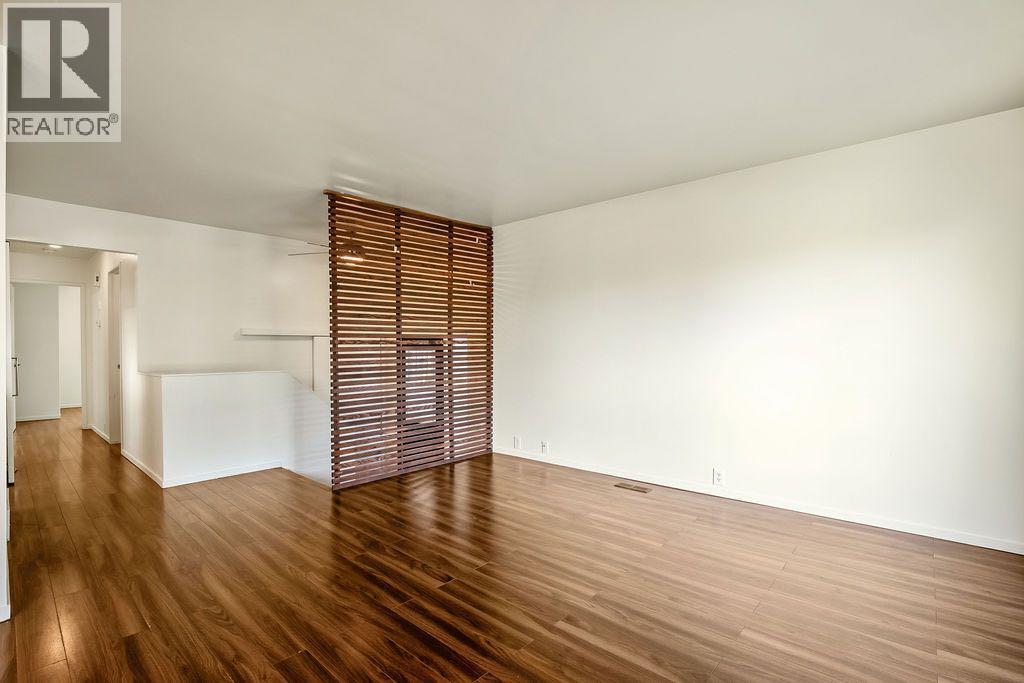 588 Strathcona Drive SW