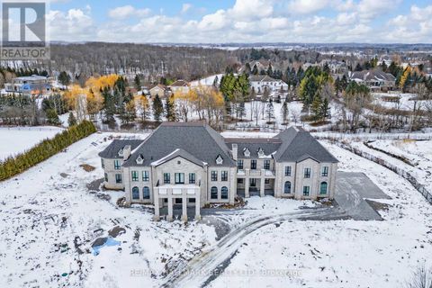 15 EDEN VALE DRIVE King ON L7B1L8