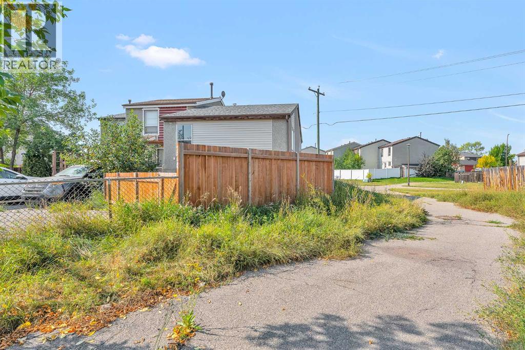 224 Pensville Close SE