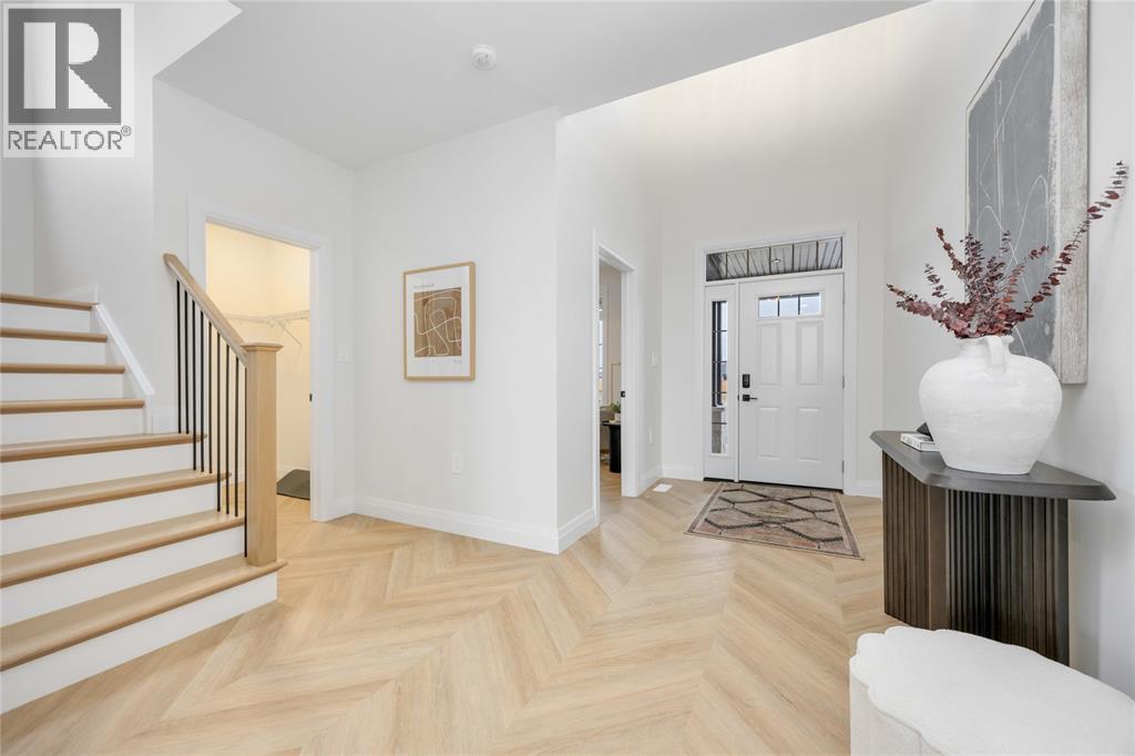 3527 PAUL CRESCENT