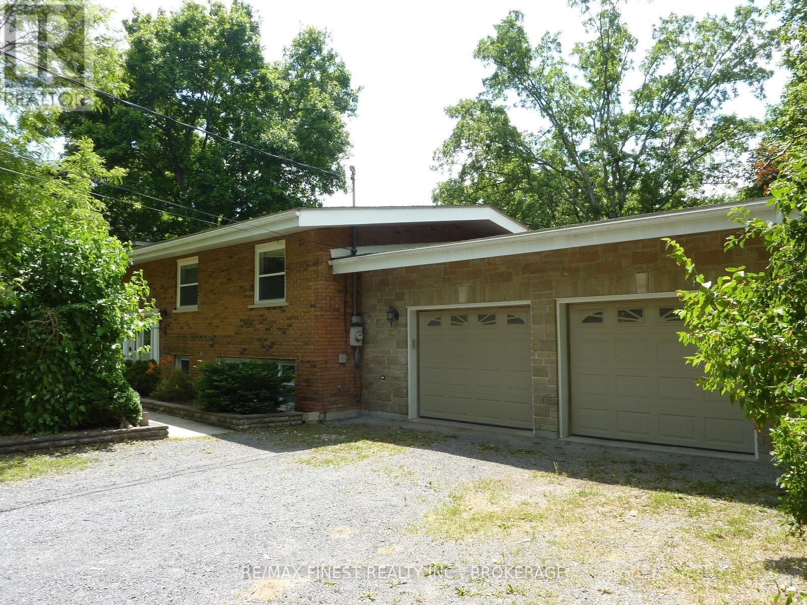 2887 PERTH ROAD