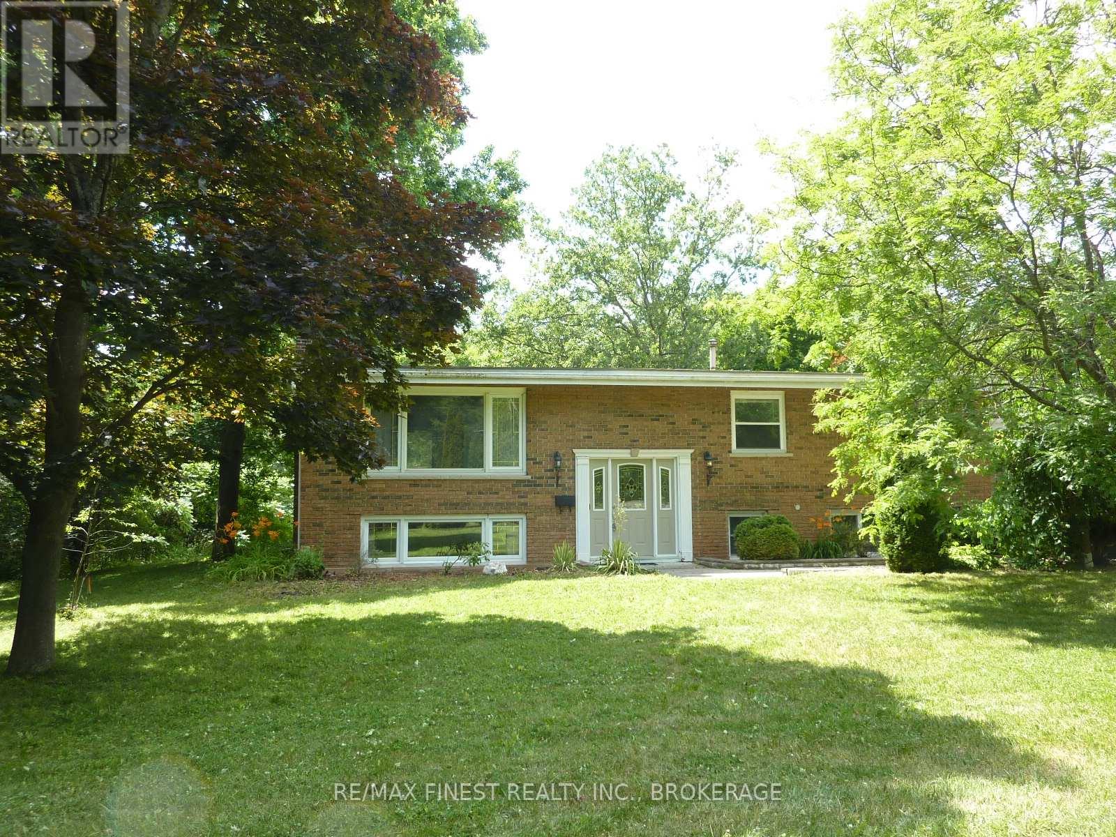 2887 PERTH ROAD