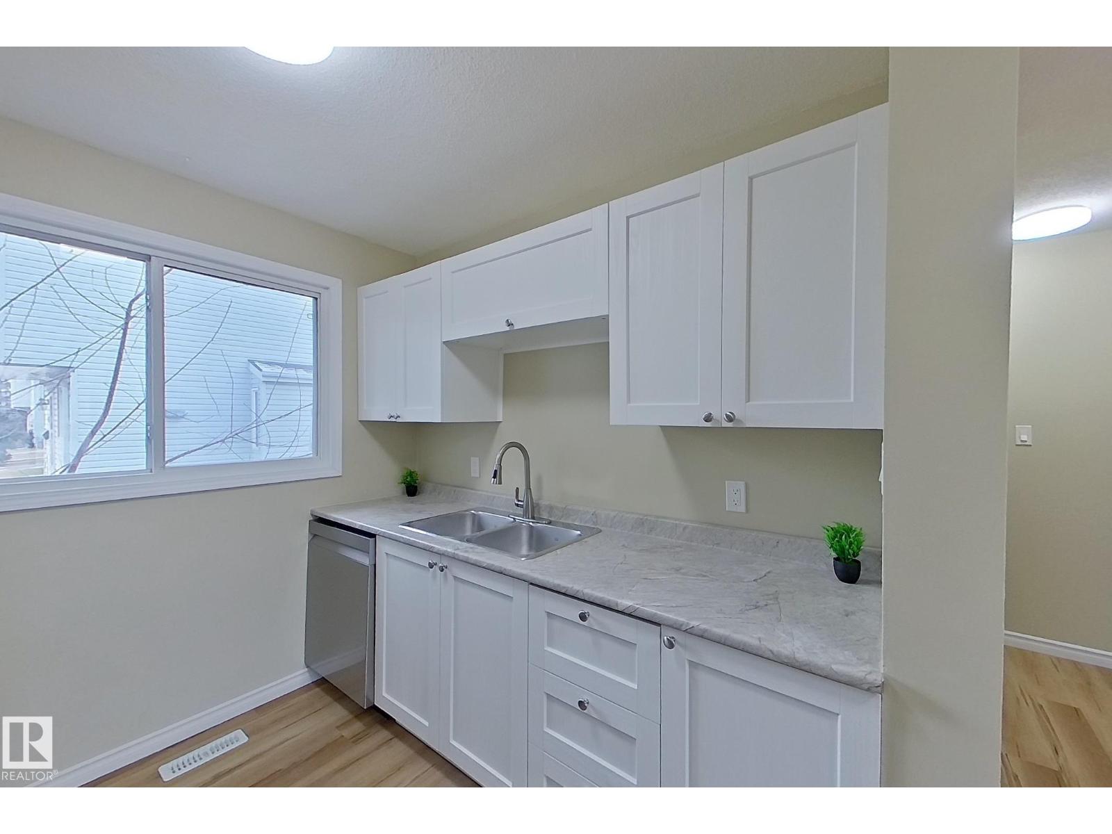 112 Dickinsfield CO NW NW