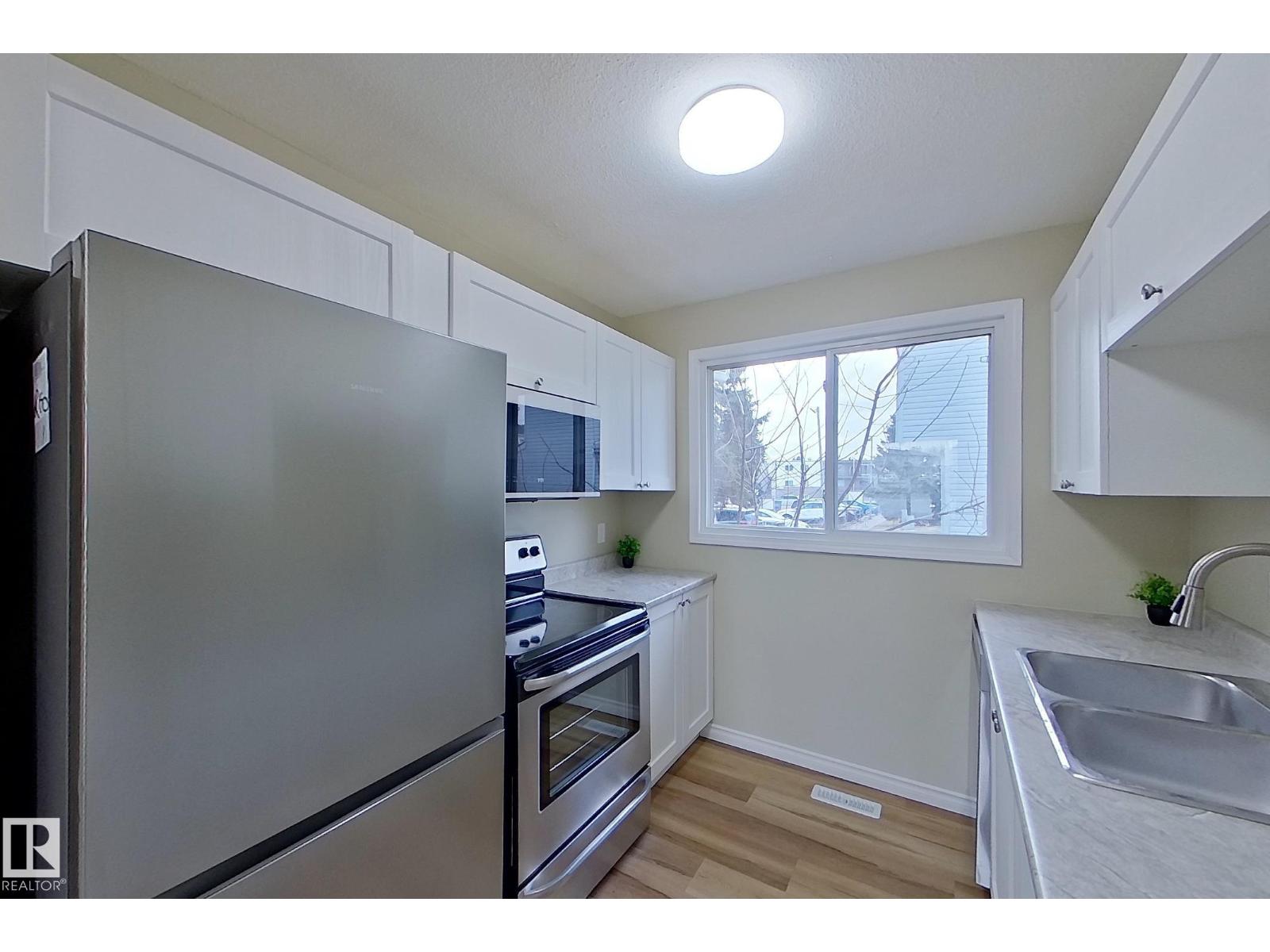 112 Dickinsfield CO NW NW