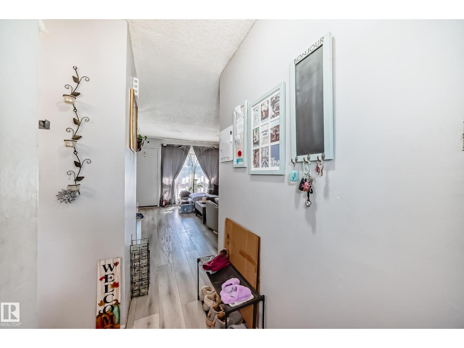 582 ABBOTTSFIELD RD NW