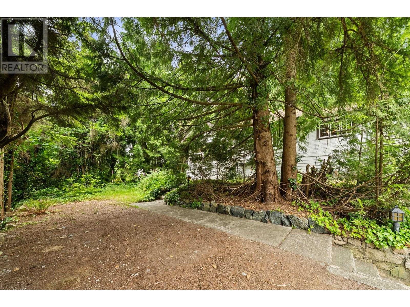 338 E OSBORNE ROAD