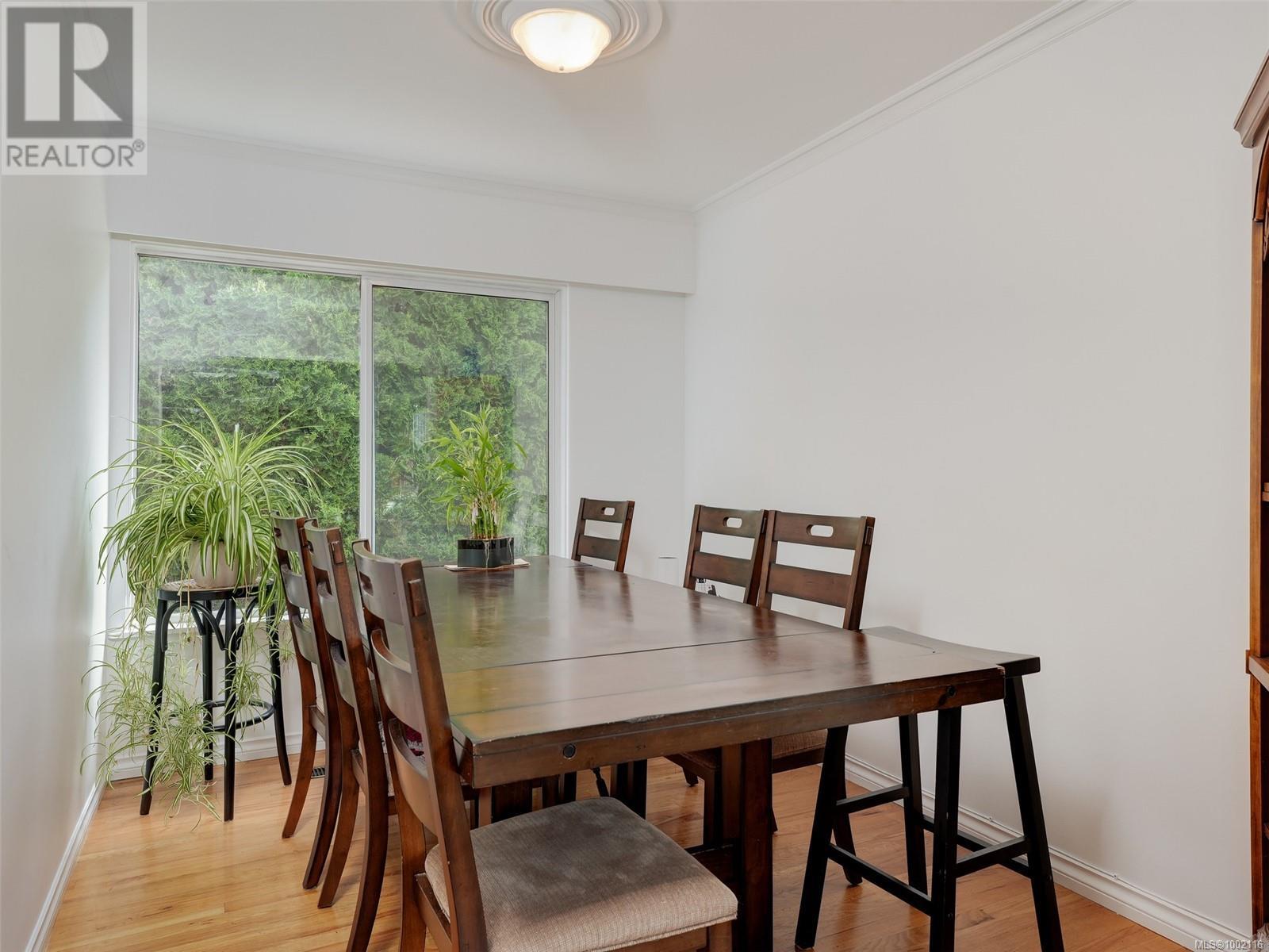 4342 Parkside Cres
