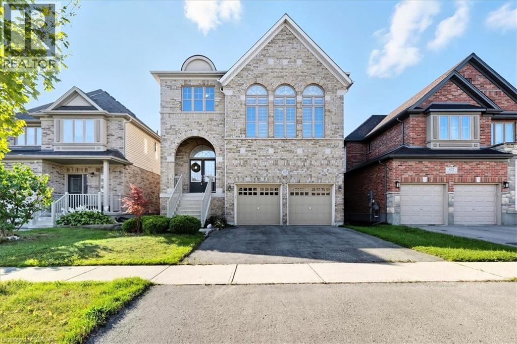 425 RIDEAU RIVER Street