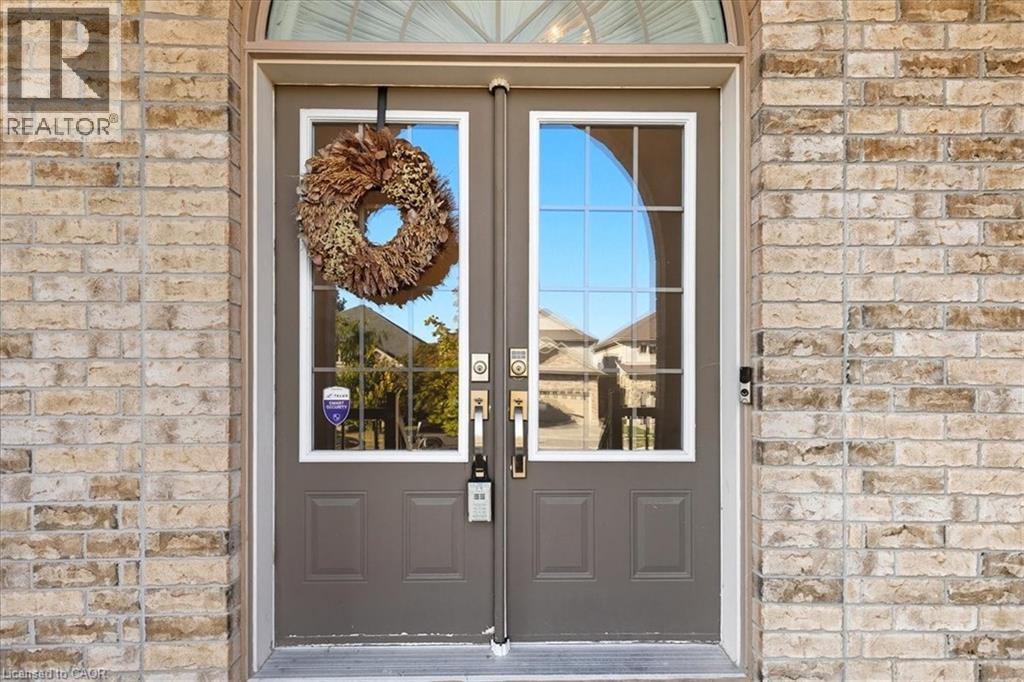 425 RIDEAU RIVER Street