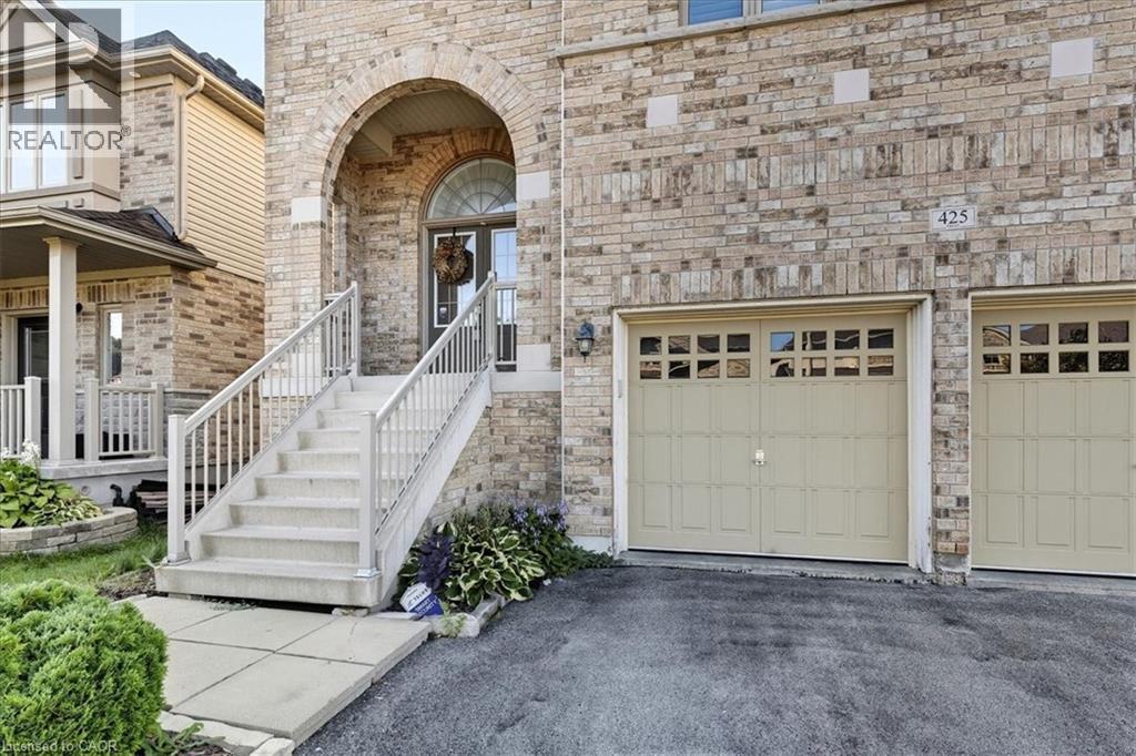 425 RIDEAU RIVER Street