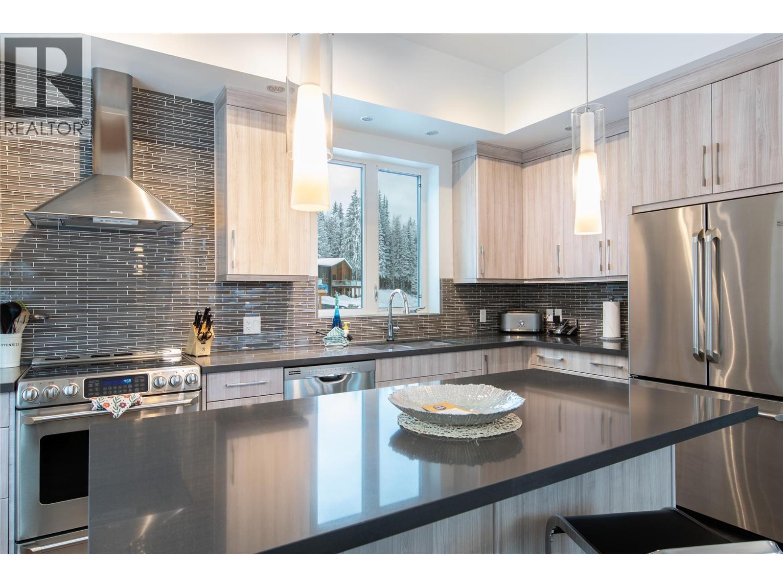 1637 THompson Crescent