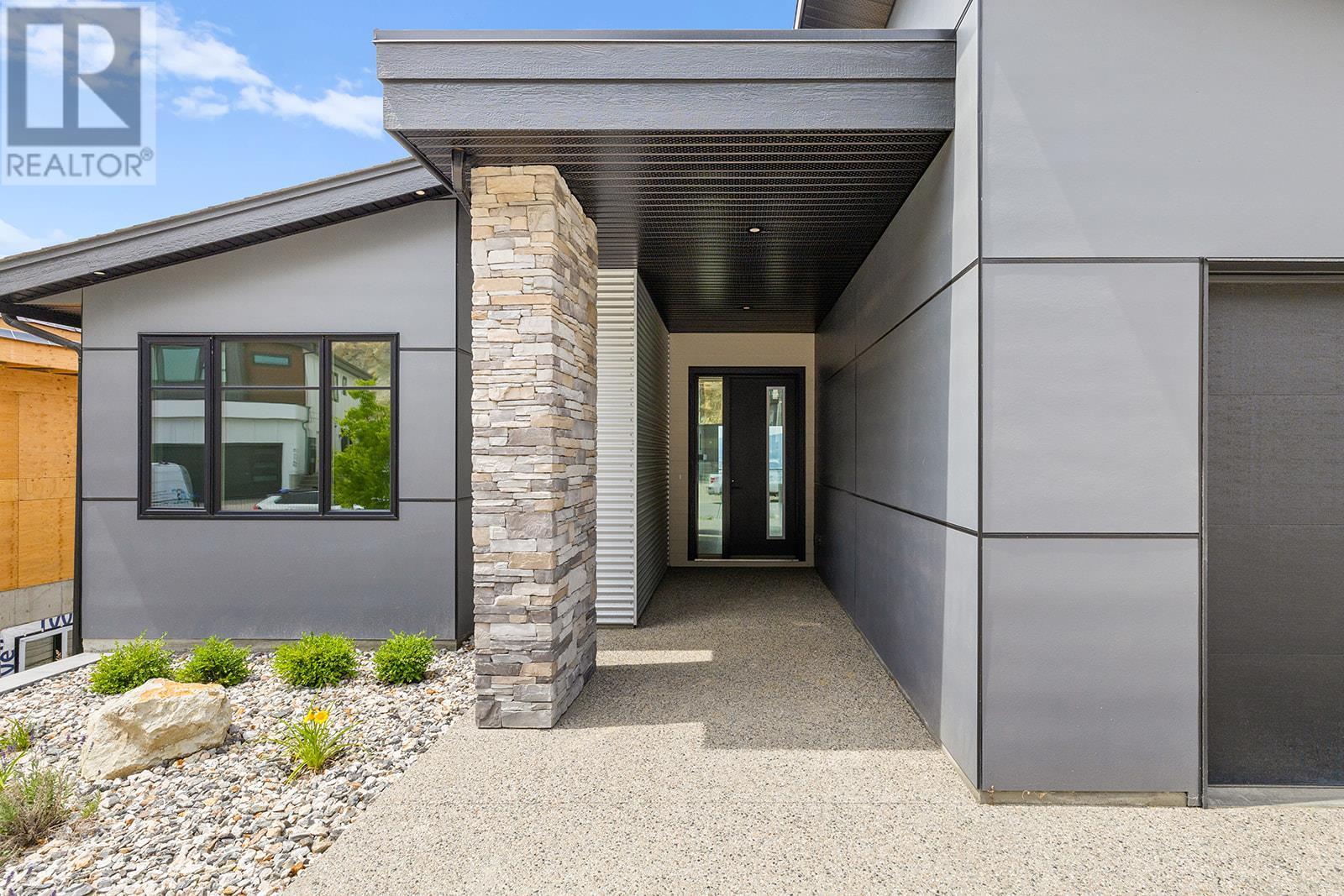 1154 Lone Pine Drive