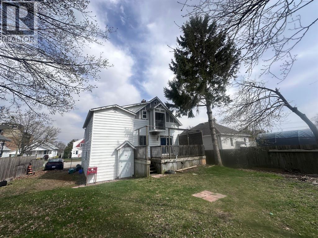 338 Collingwood STREET