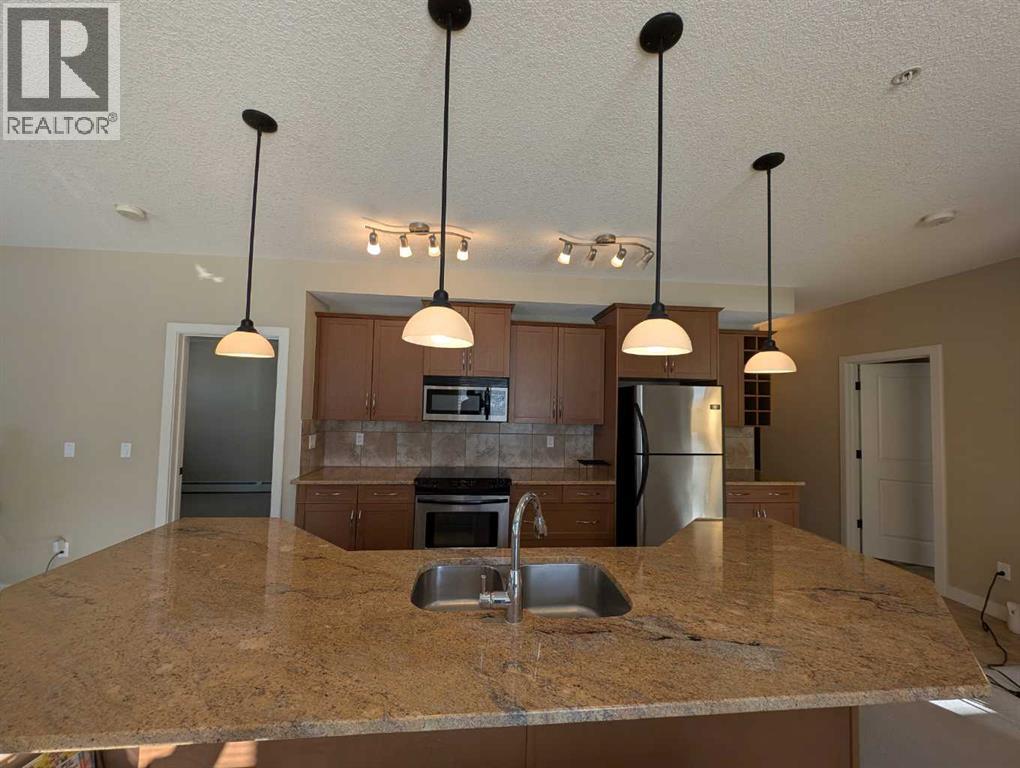 203, 35 Aspenmont Heights SW