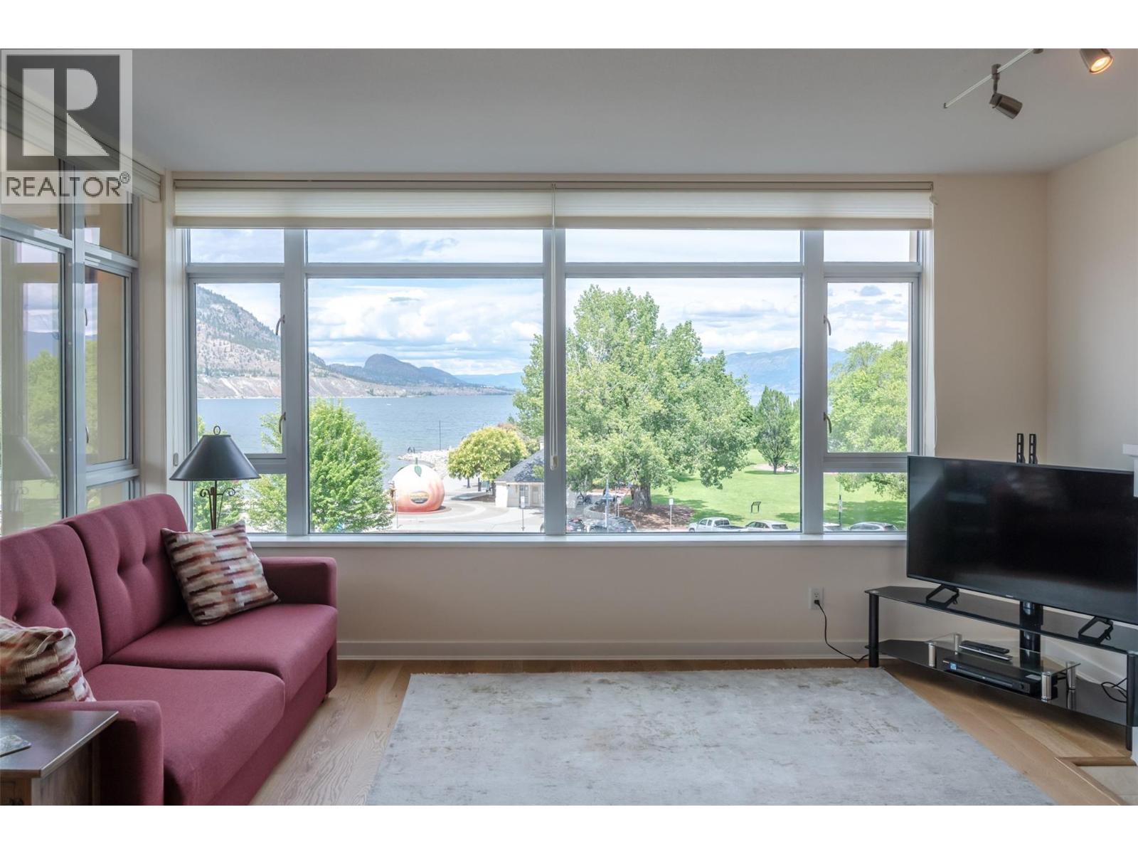 160 Lakeshore Drive W Unit# 401