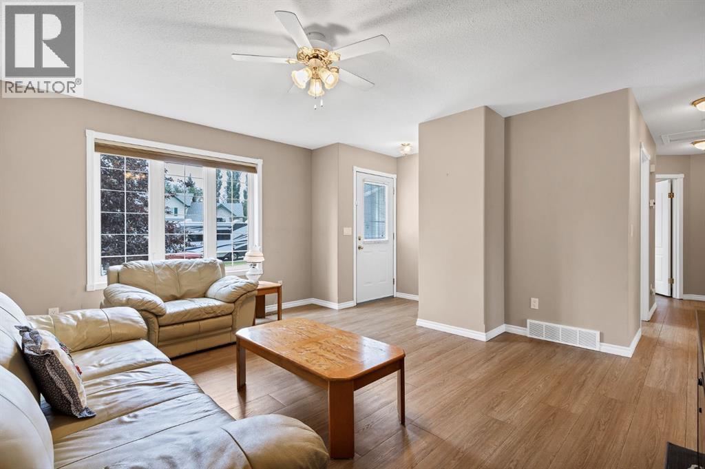 1521 Mary Place