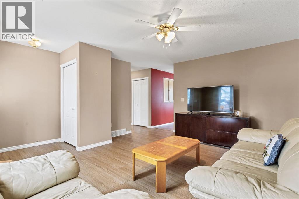 1521 Mary Place
