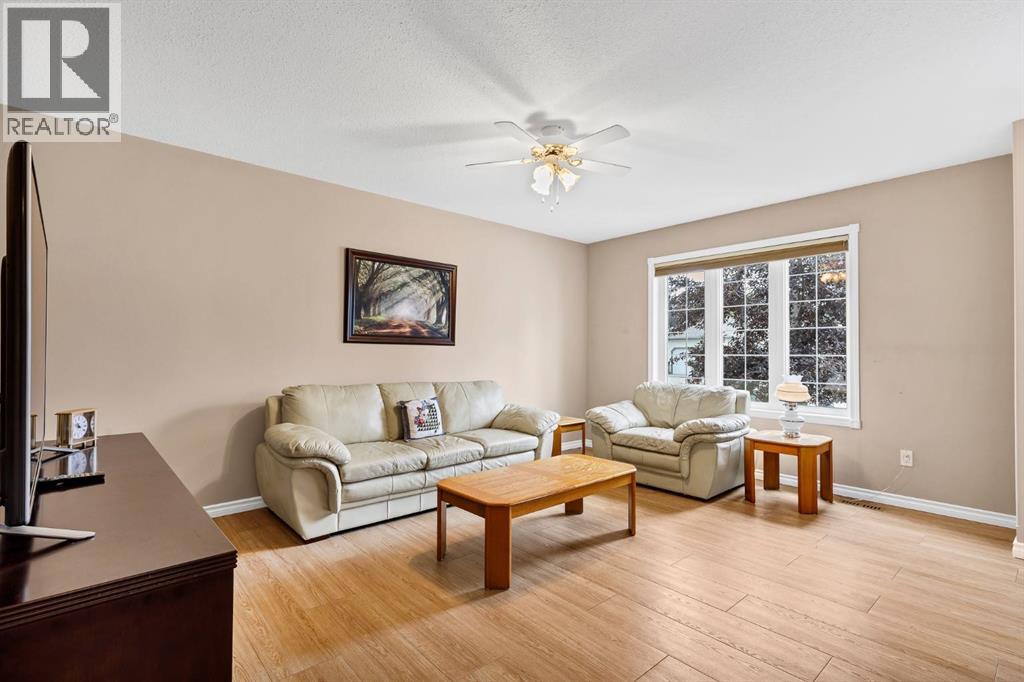 1521 Mary Place