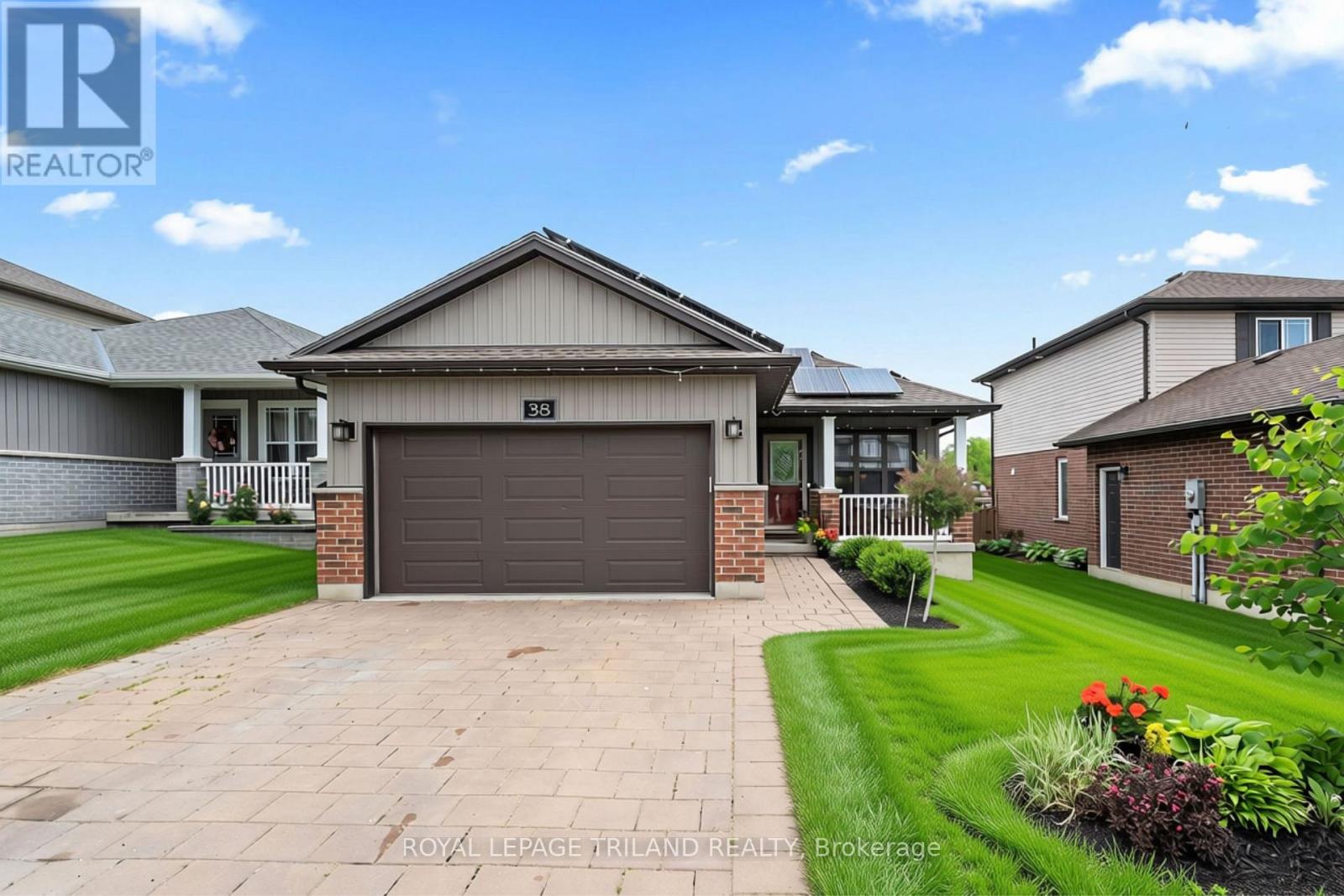 Photo 1 of 45 — 38 LEESBORO TRAIL, Thames Centre (Thorndale), ON N0M2P0