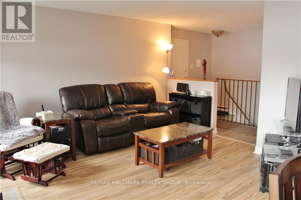4 - 14 SWEETBRIAR CIRCLE
