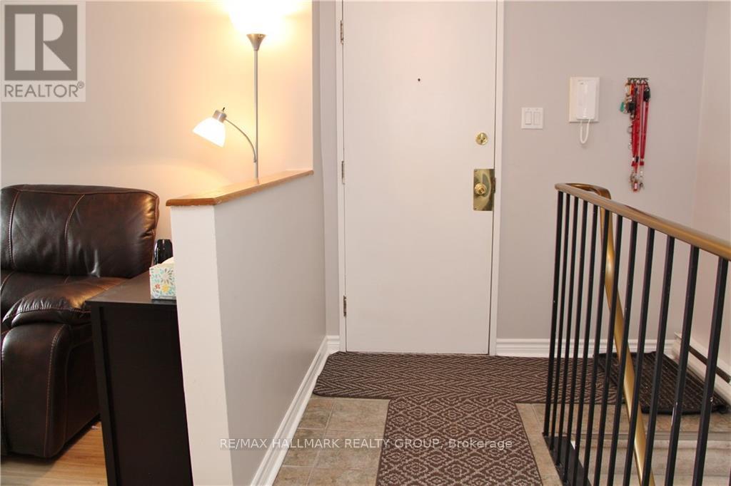 4 - 14 SWEETBRIAR CIRCLE