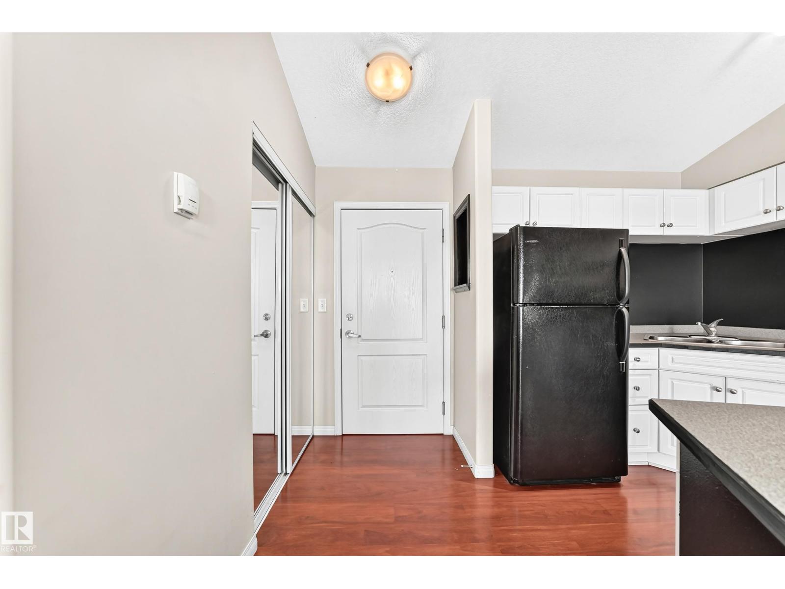 #524 7511 171 ST NW