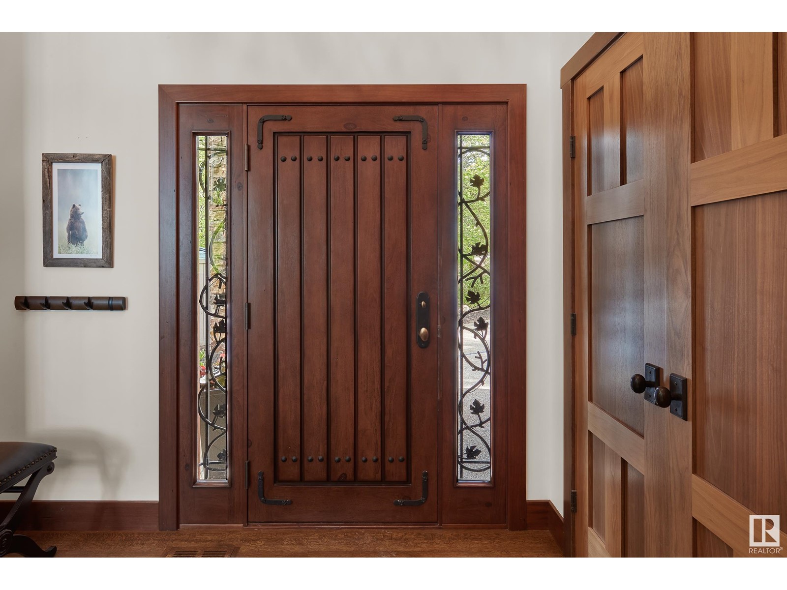 5 DONSDALE CR NW
