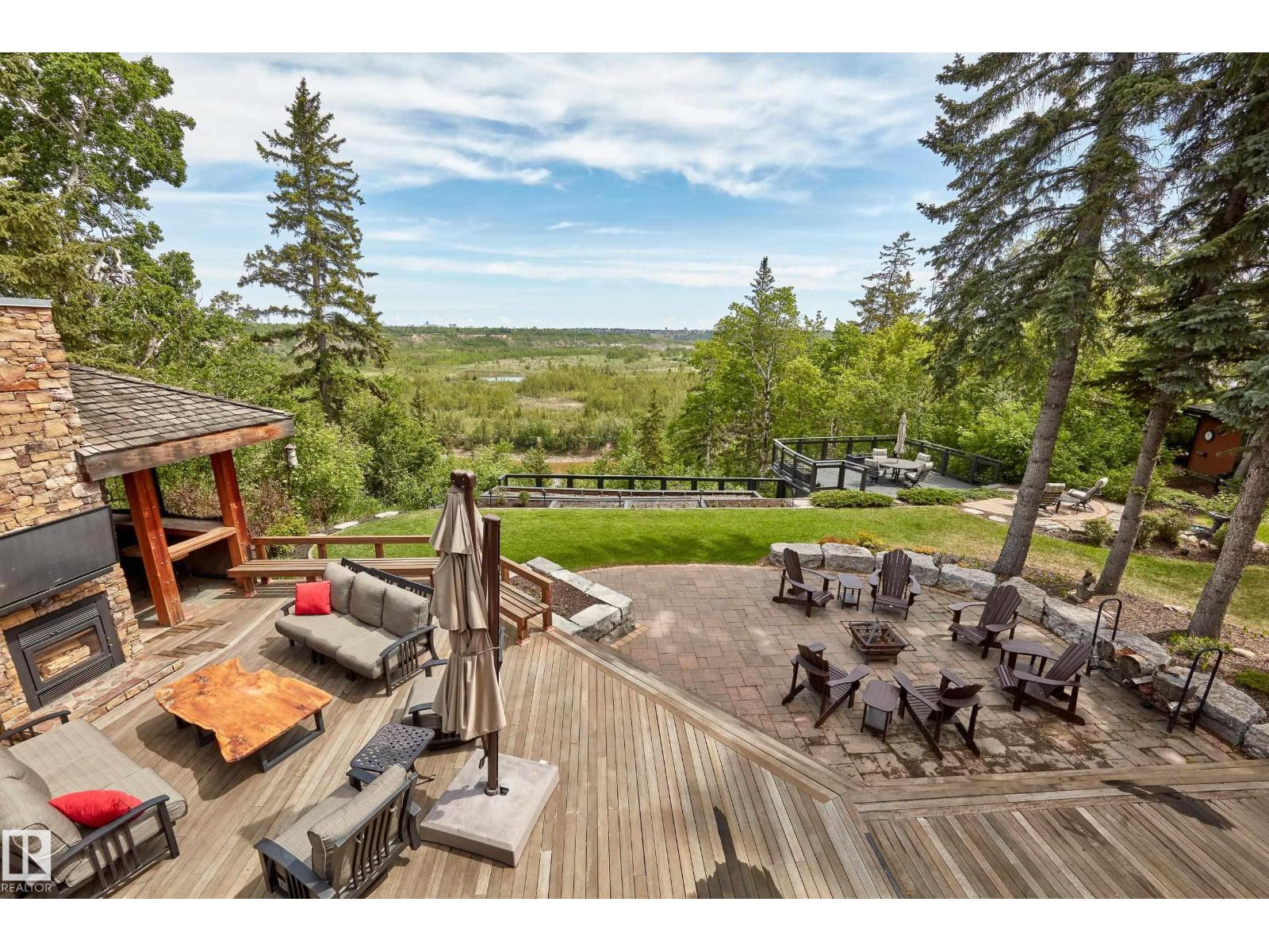 5 DONSDALE CR NW