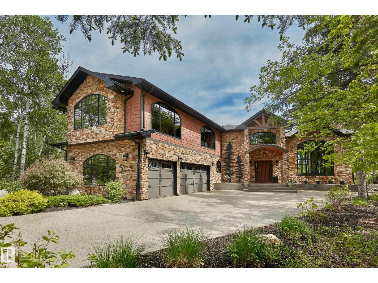 5 DONSDALE CR NW