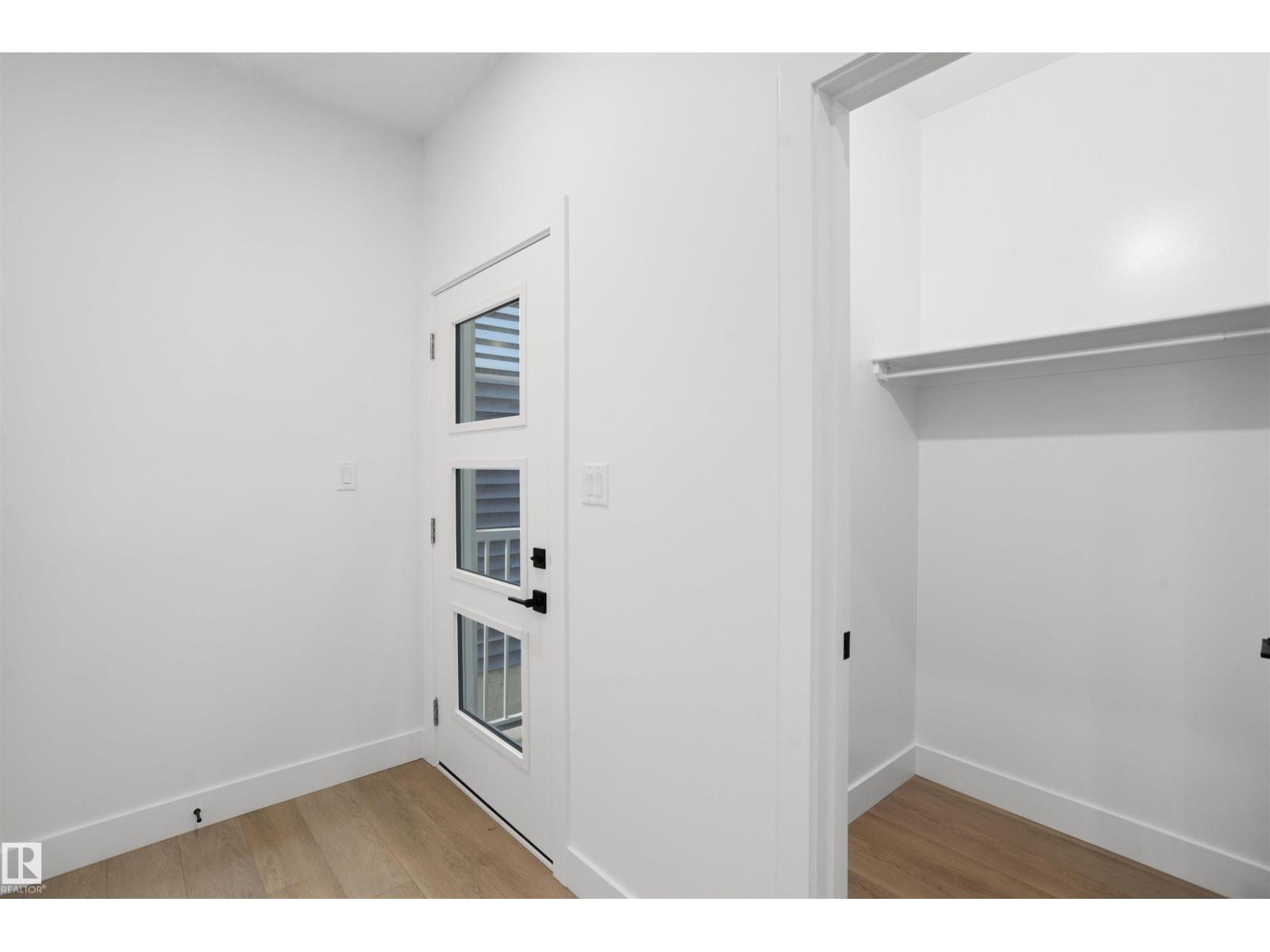 815 158 AV NE