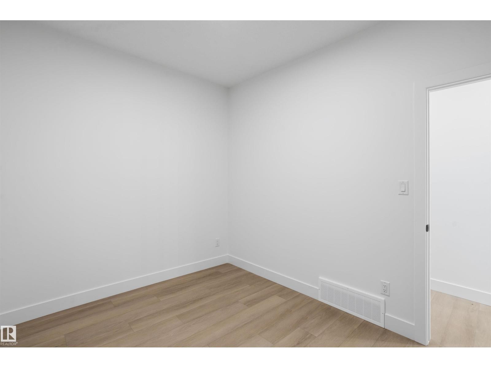 815 158 AV NE