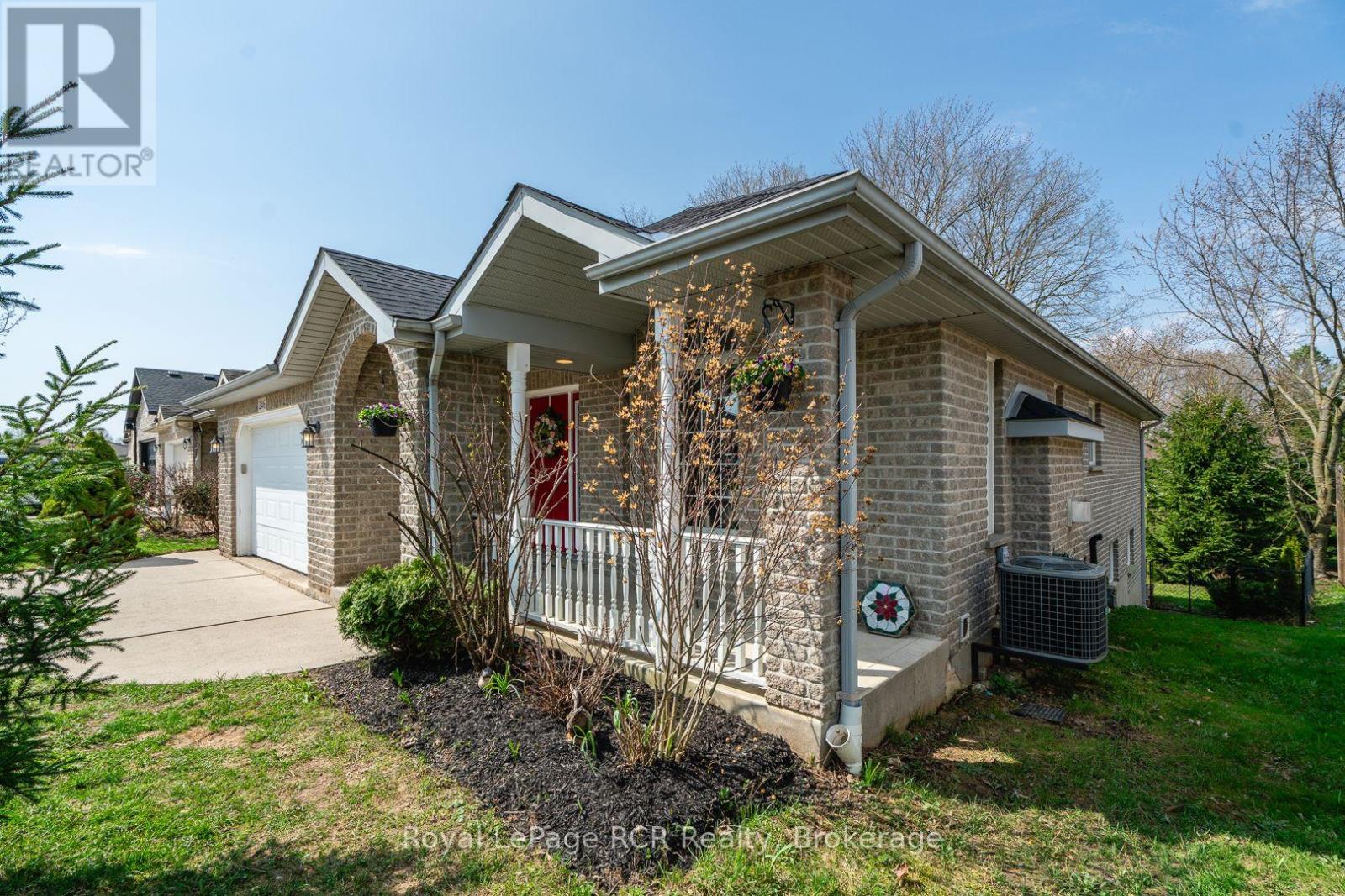 246 16TH AVENUE CRESCENT