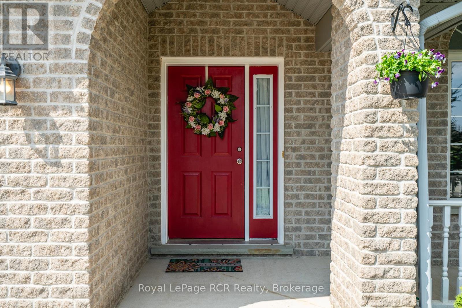 246 16TH AVENUE CRESCENT