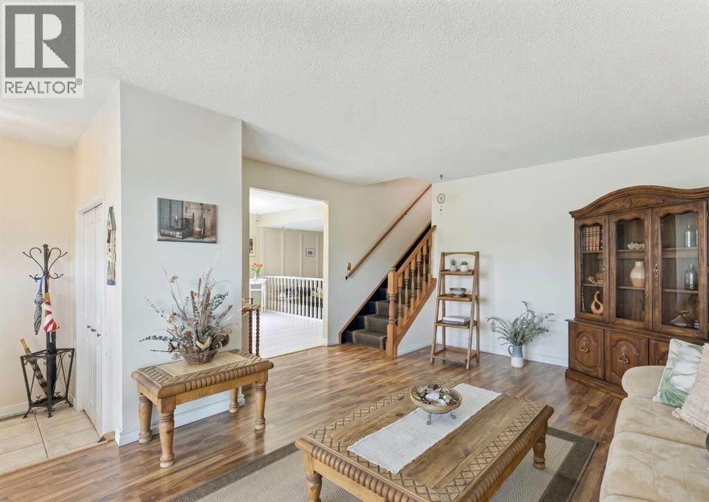 323 Ranchview Place NW