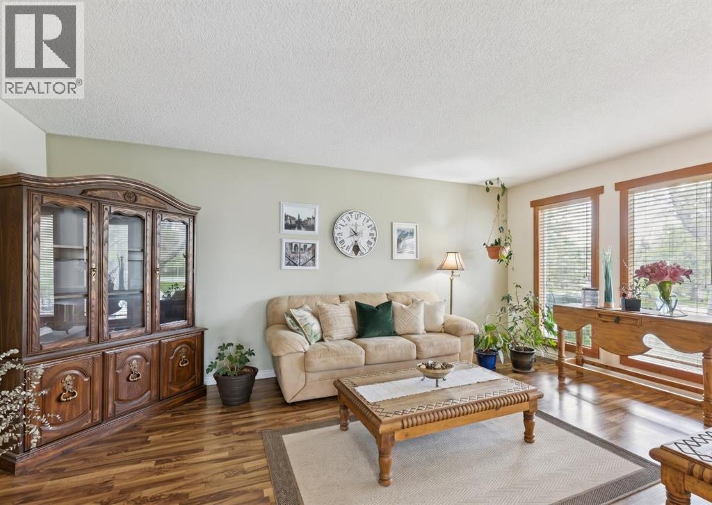 323 Ranchview Place NW