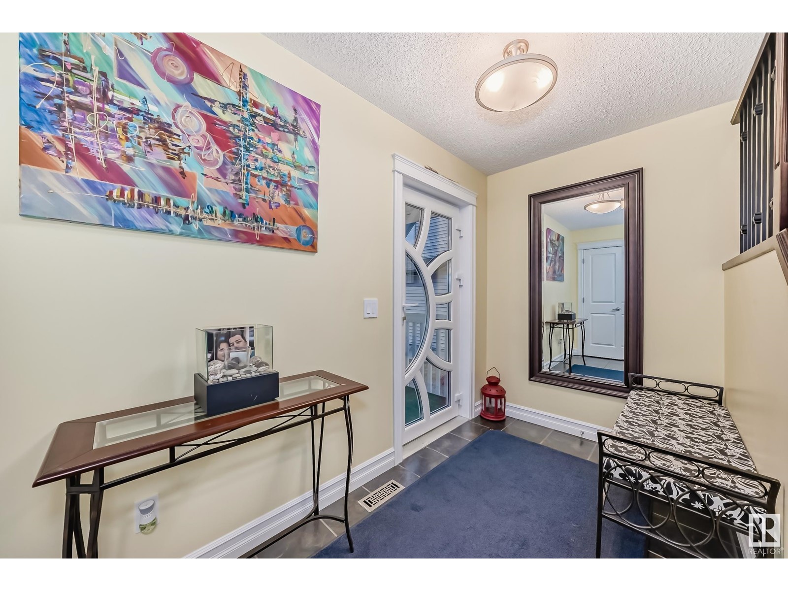6123 11 AV SW SW