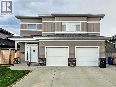 61 Maclean Close Blackfalds AB T4M0H4
