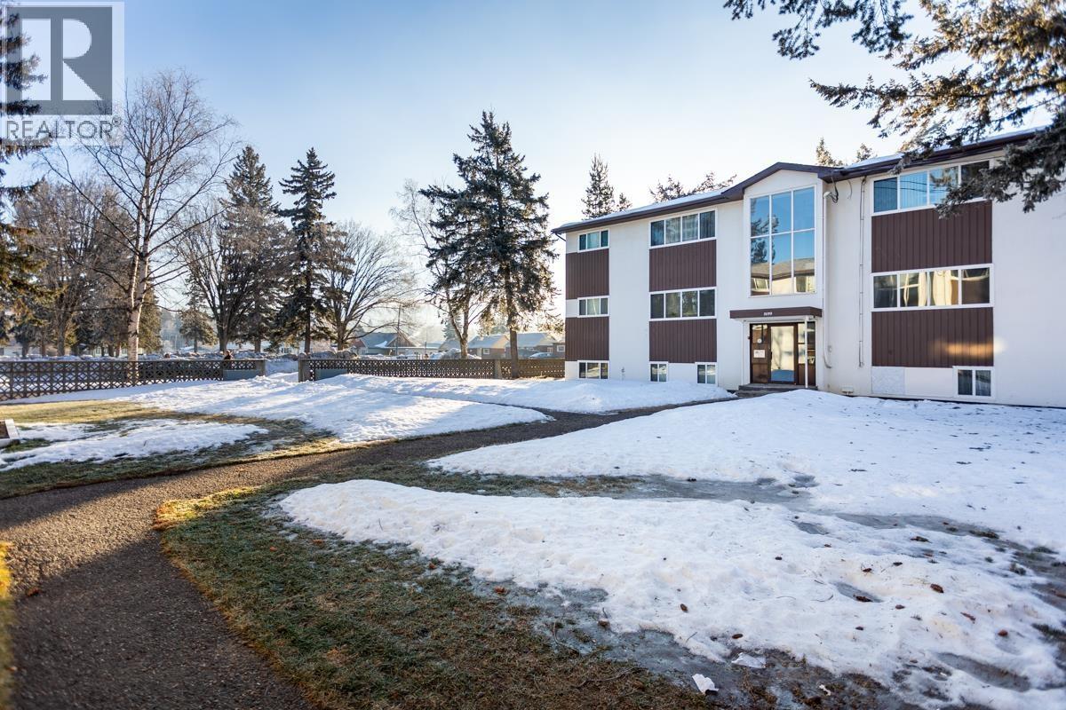 1621-1699 INGLEDEW STREET