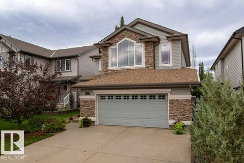 97 CARLYLE CR Sherwood Park AB T8H2T8
